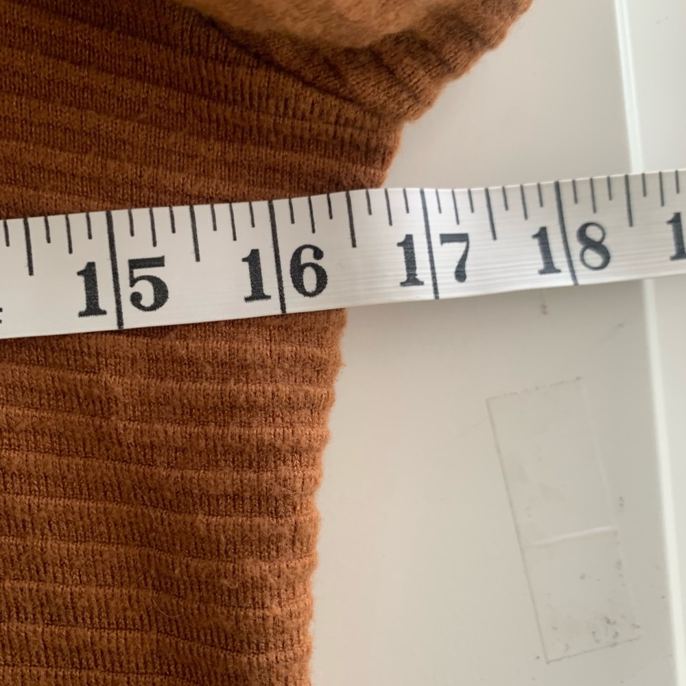 Lulu's Rust Ribbed Puff Sleeve Blouse - Picture 13 of 13